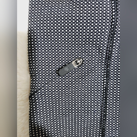 Lululemon Cadence Crusher Tight Wome size 6 Reflective Running Zip Pockets - Picture 6 of 14